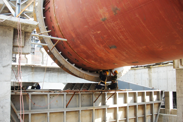 石灰回轉窯窯頭罩安裝圖